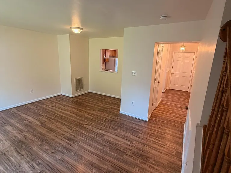 1169 Commercial Ct — Photo 2