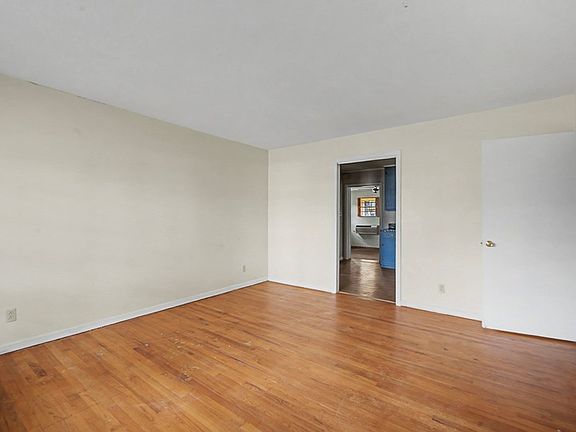 4th image of 2620 Pine Valley Rd