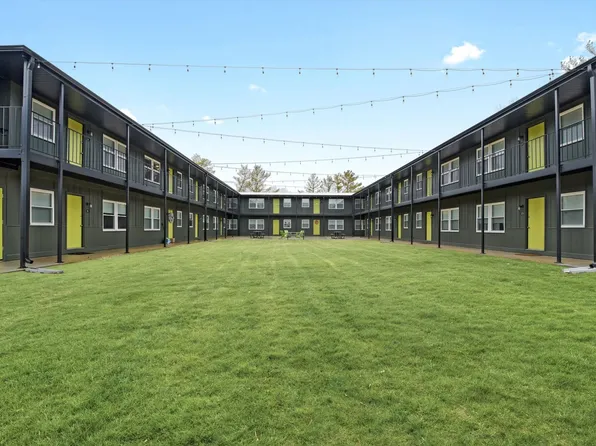 2216 9th St, 2216 9th St #101, Charleston, IL 61920