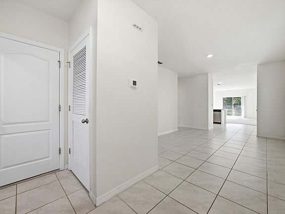 4th image of 289R Gina Ln