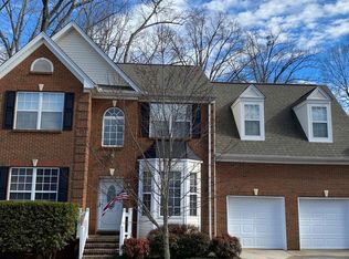12 Bluff Ridge Ct, Greenville, SC 29617