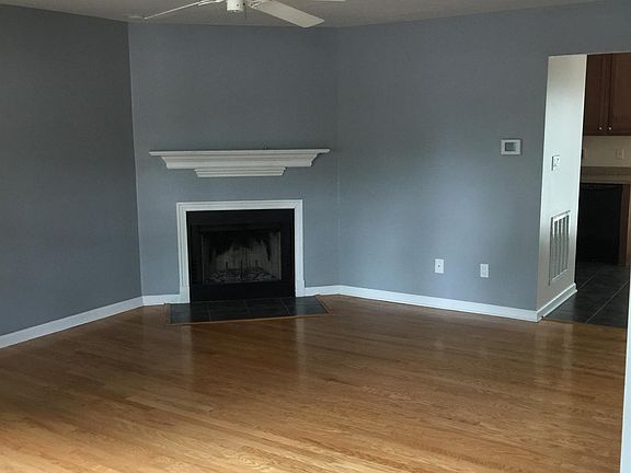 3rd image of 113 Kentucky Ave #B