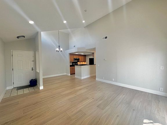 5th image of 6452 Buena Vista Dr #C