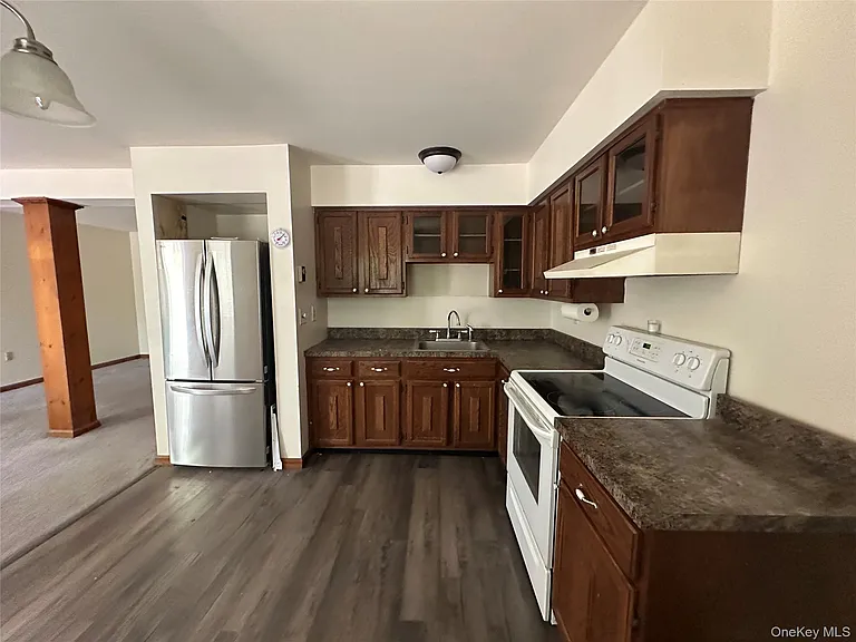 15 Kelly Ln #E — Photo 3