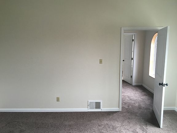 5th image of 309 Henry St