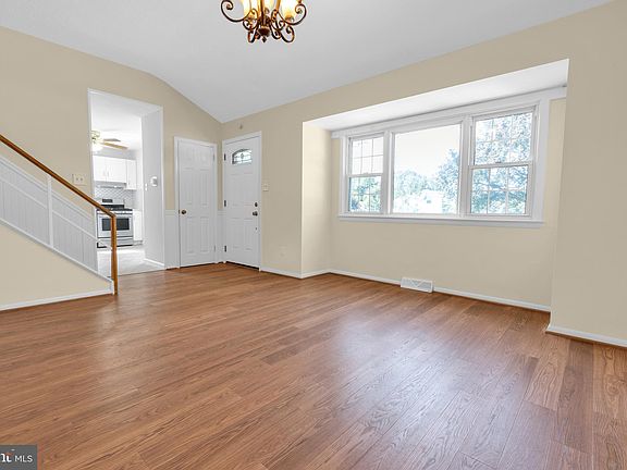 3rd image of 144 Lake Dr