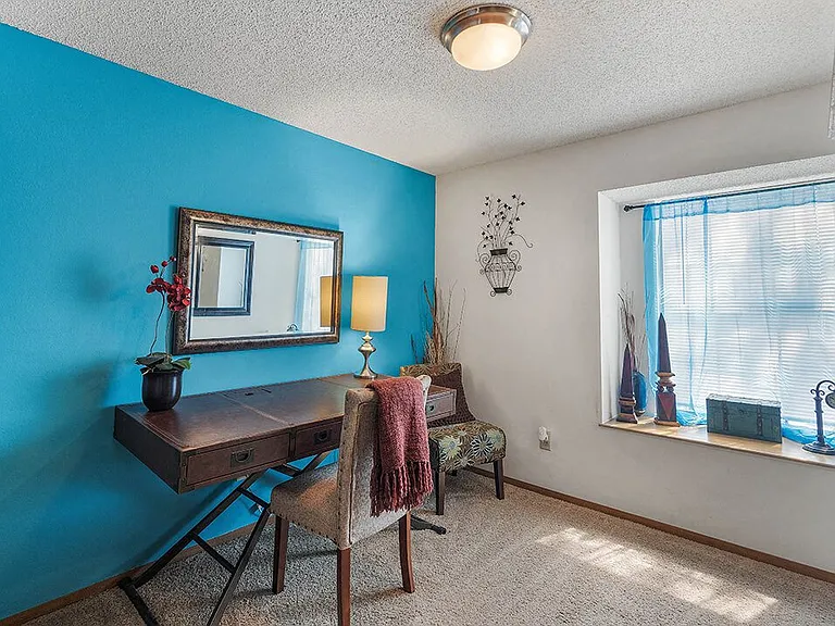 1 & 2 Bedroom Apartments