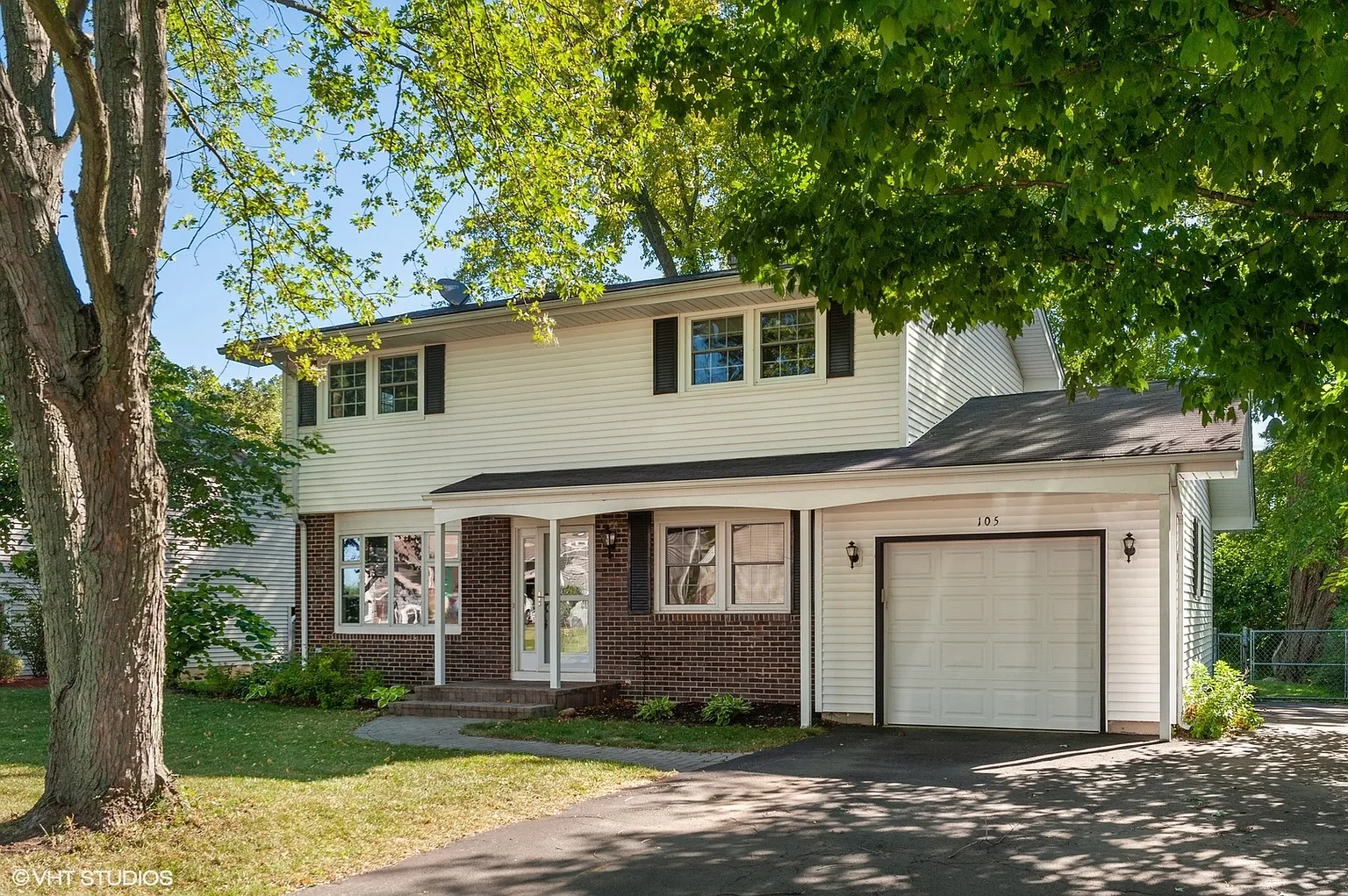 105 Hickory Dr photo 1