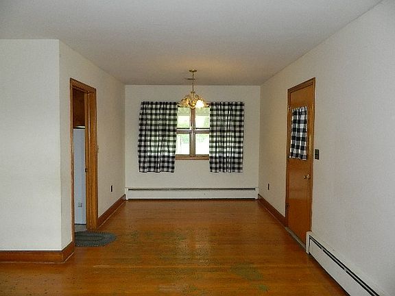 4th image of 835 Sunset Dr