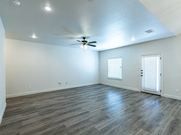 1720 102nd St #B, Lubbock, TX 79423
