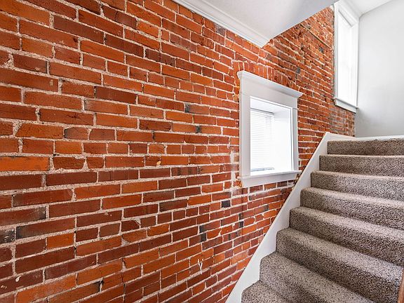 5th image of 218 W 34th St APT 2