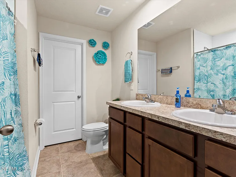 5893 Creekside Crossing Dr #A — Photo 15