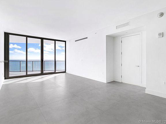 4th image of 15701 Collins Ave #2503