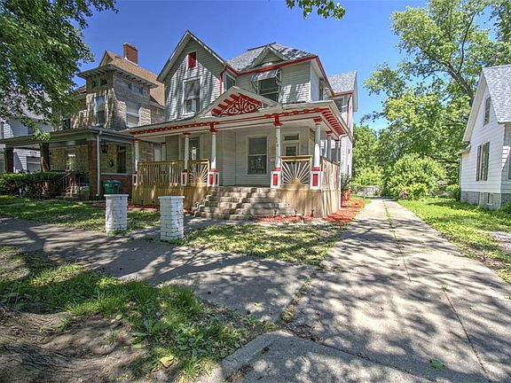 2nd image of 840 W William St