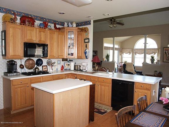 5th image of 39 Bradley Beach Way