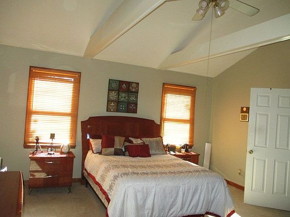 2nd image of 308 Highlawn Ave