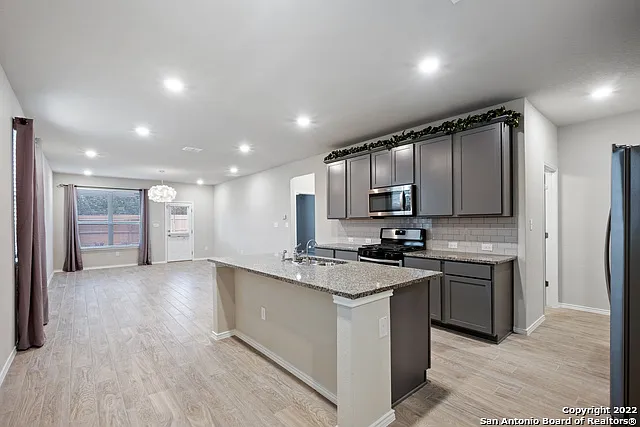 259 Kinsley Way — Photo 3
