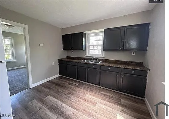 3 bed, $1,600 — Photo 3
