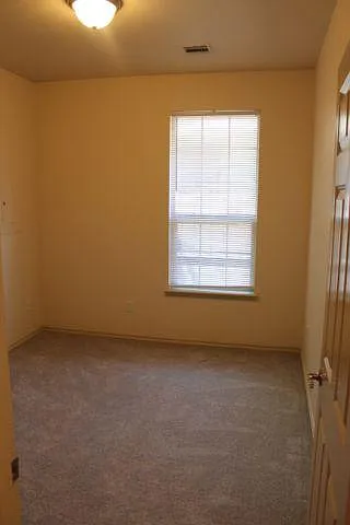 635 Sisken Ct — Photo 17
