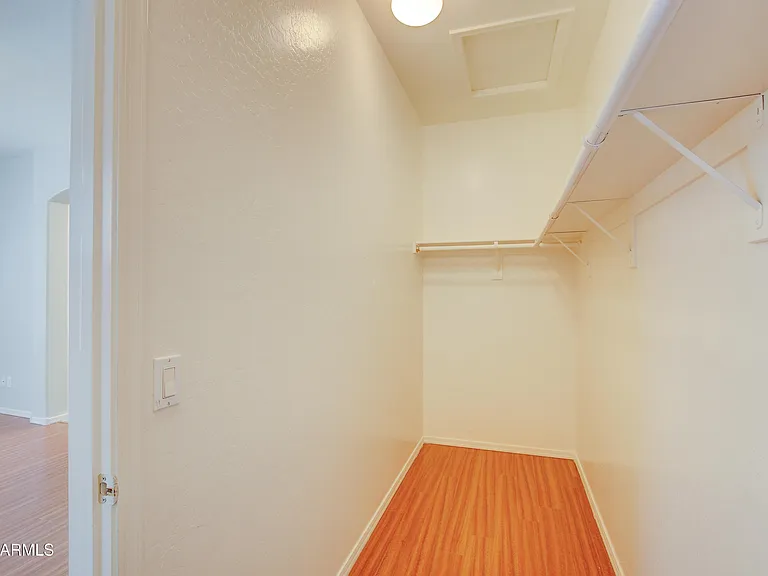 2043 N Holguin Way — Photo 20
