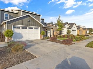 1808 W Modoc Ave, Visalia, CA 93291