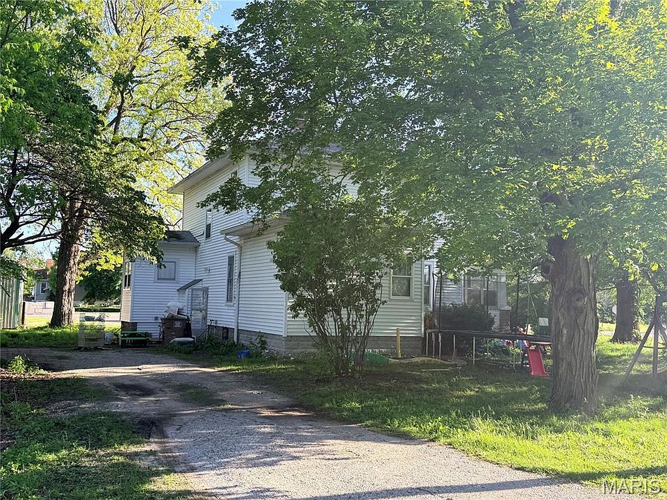 2nd image of 607 Springfield Rd