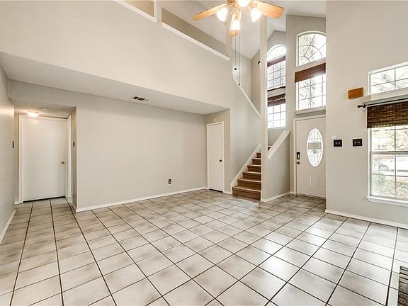 3rd image of 1105 Cherrytree Dr