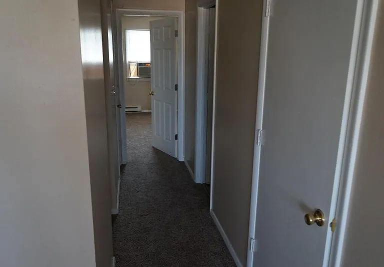 707 Fairmont Dr — Photo 4