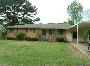 135 Lee St, Columbus, MS 39702