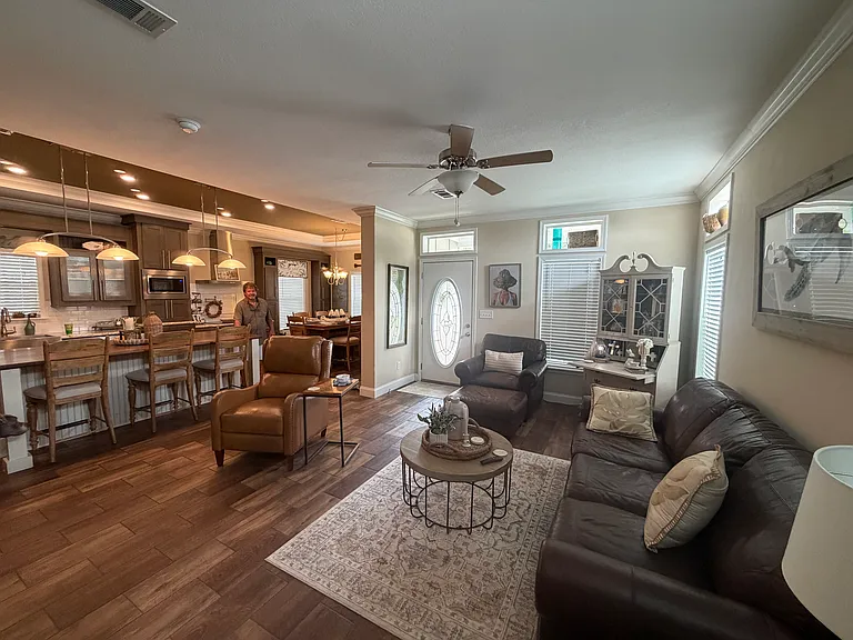 211 Hummingbird Ln — Photo 9