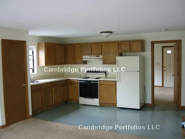 2nd image of 80 Charles St APT 3