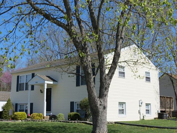 2nd image of 100 Saint Louis Dr