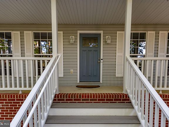 2nd image of 15 Twin Lake Ct