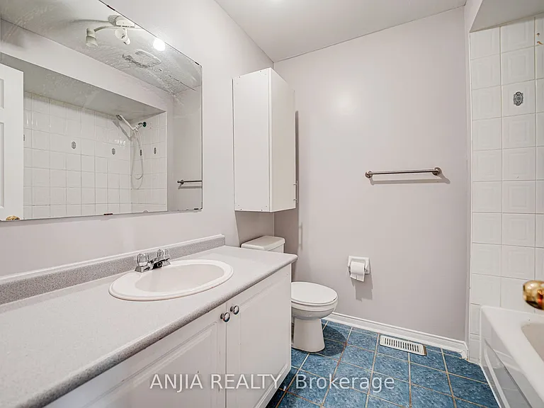 146 Billingsley Cres — Photo 29