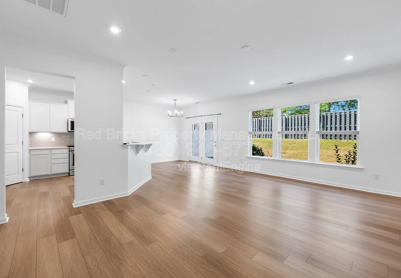 3 bed, 2.5 bath, 1856 sqft, $2,395 — Photo 4