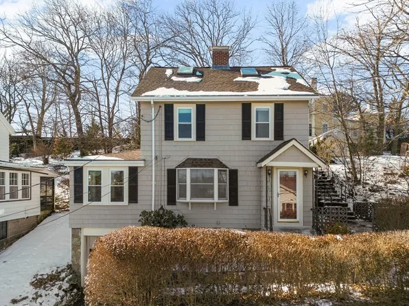 33 Hastings Ln, Medford, MA 02155