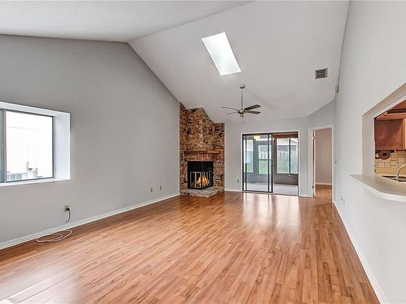 3rd image of 14324 Courtney Woods Ln