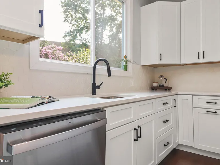 6621 Hallwood Ave — Photo 17