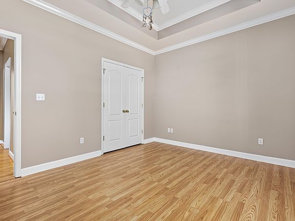5th image of 522 Alabama St