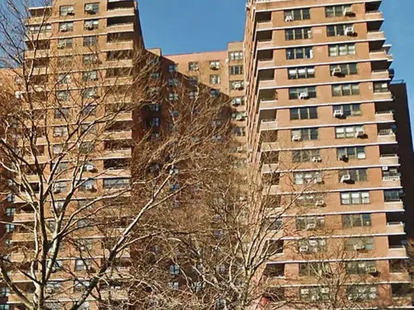 210 East Broadway image 9 of 9