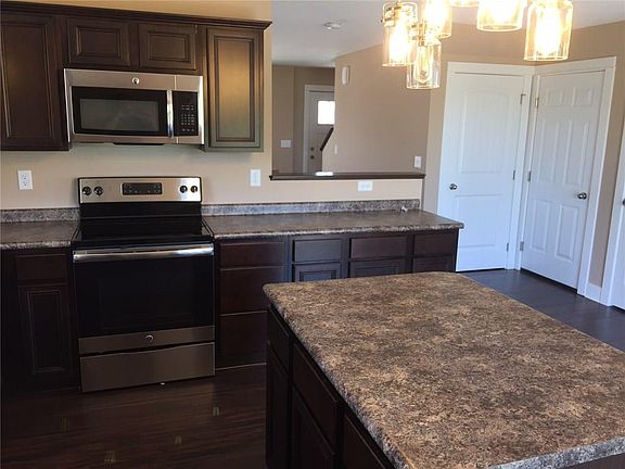 4th image of 3401 Hawthorn Dr SW