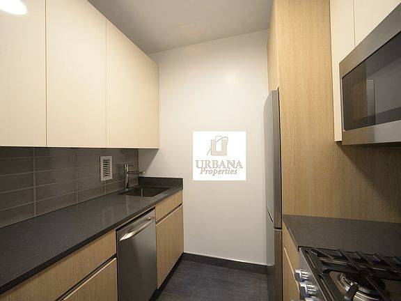 5th image of 150 E 57th St APT 31D