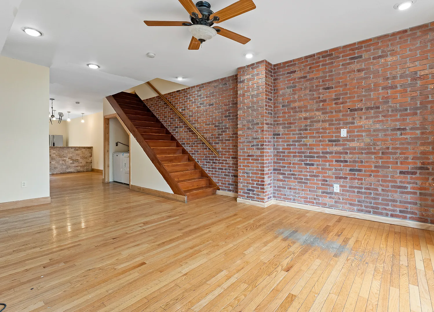 6231 West Jefferson Street — Photo 2