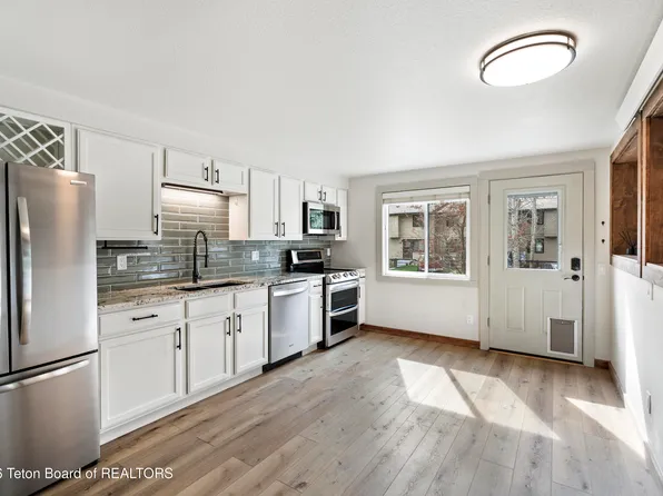 360 E Simpson Ave APT 19, Jackson, WY 83001