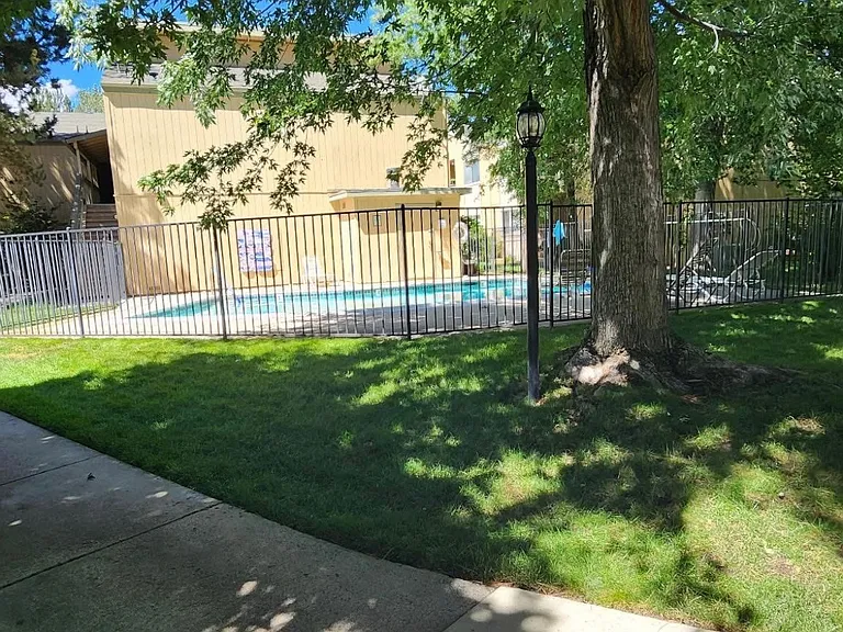2300 Dickerson Rd — Photo 4