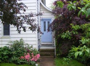 7 Ridge Rd, Branford, CT 06405