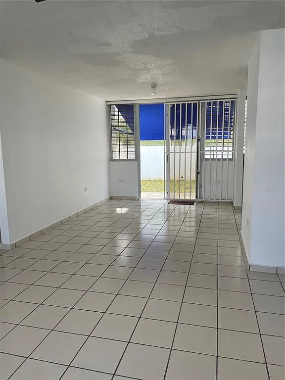2 bed, 2.0 bath, 954 sqft, $1,600 — Photo 2