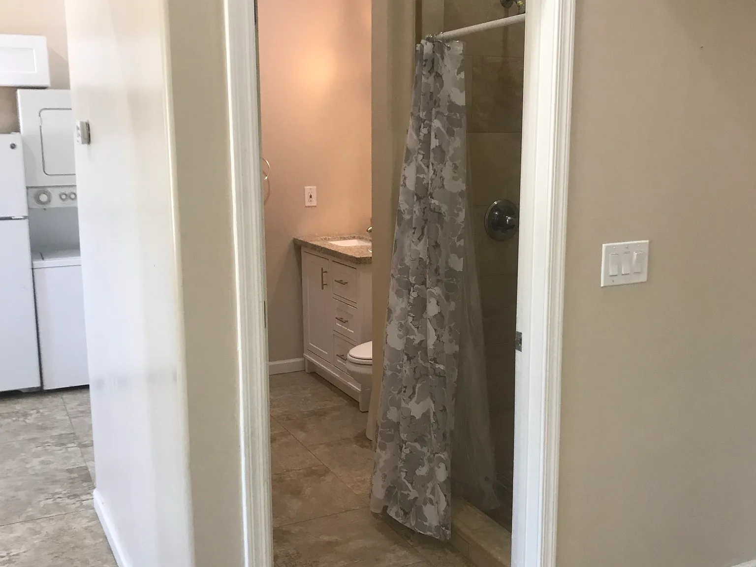 Studio, $925 — Photo 4