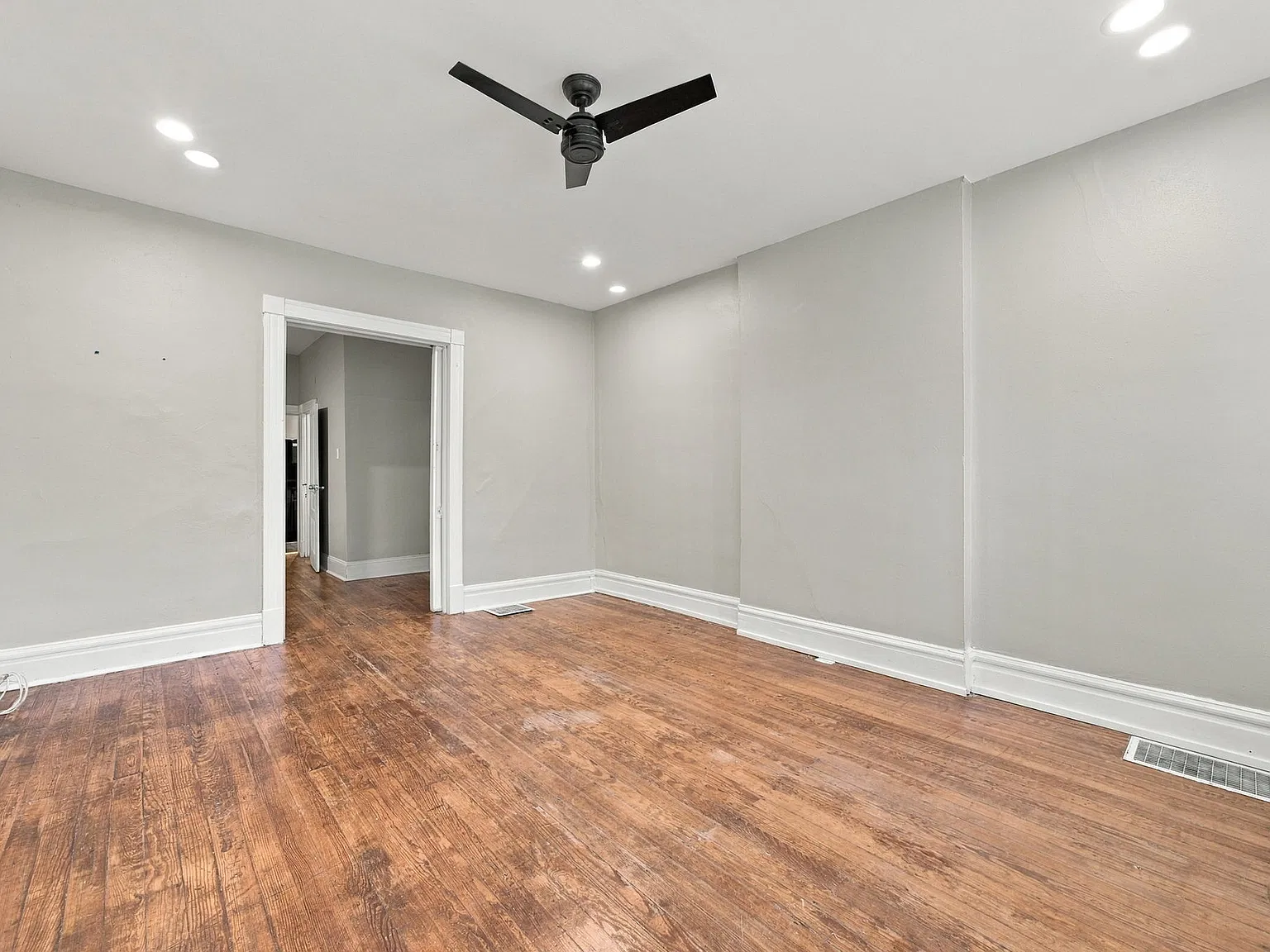 2921 Pennsylvania Ave — Photo 3