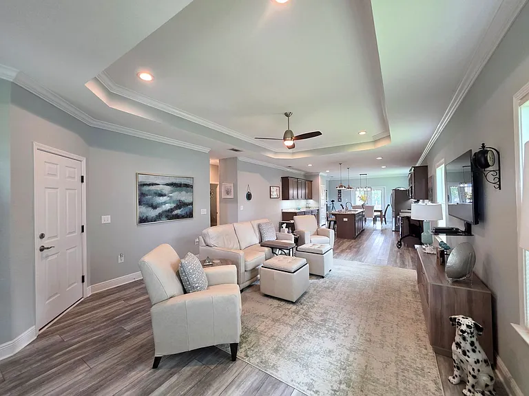 706 Upper Heron Way — Photo 3